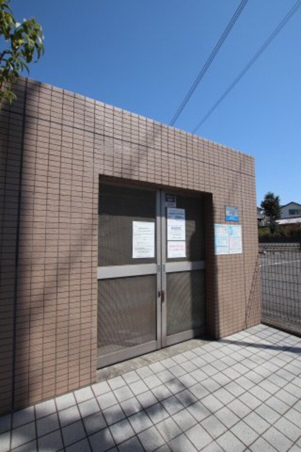 建物設備(敷地内ゴミ置き場)
