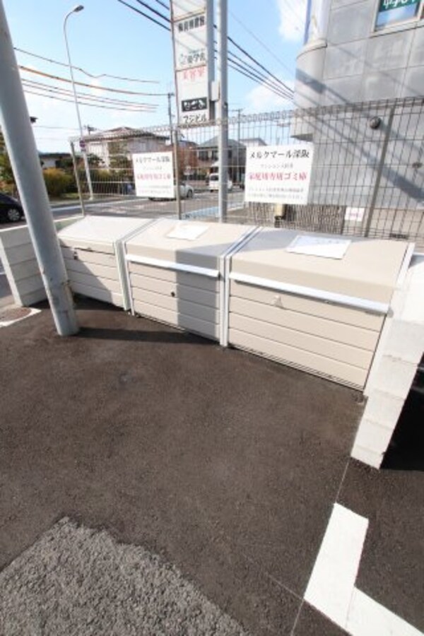 建物設備(敷地内ゴミ捨場)