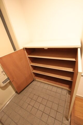 物件内観写真7　(靴箱)