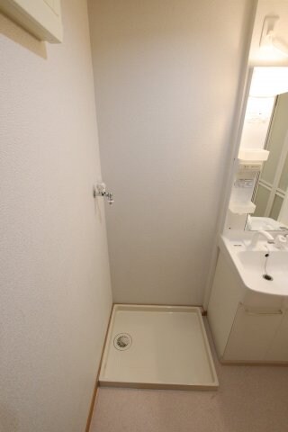 物件内観写真15　(室内洗濯機置場)