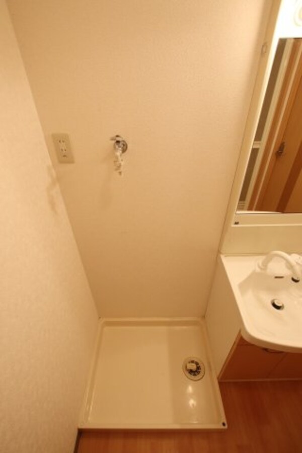 建物設備(室内洗濯機置き場)