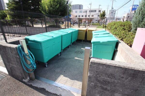 建物設備(敷地内ゴミ置き場)