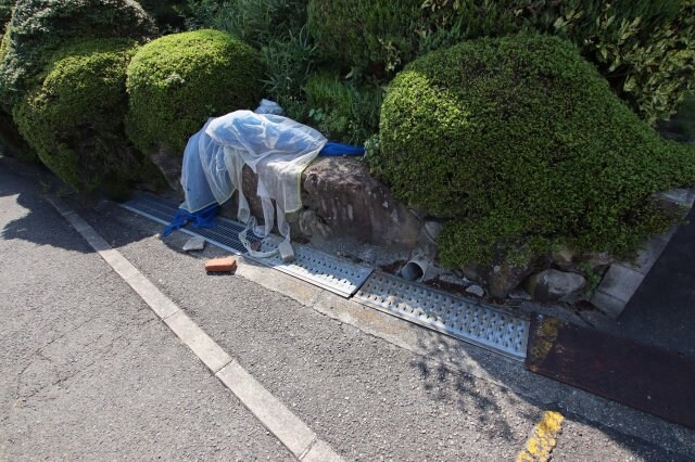 物件内観写真5　(敷地内ゴミ置き場)