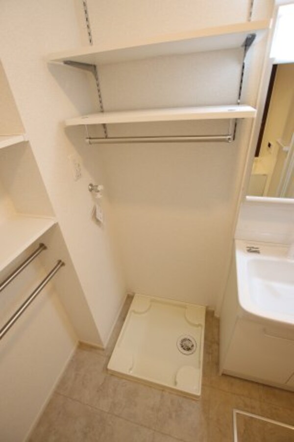 建物設備(室内洗濯機置き場)