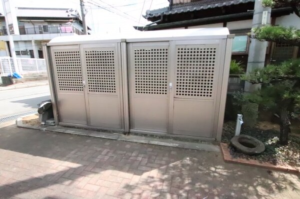 建物設備(敷地内ゴミ捨て場)