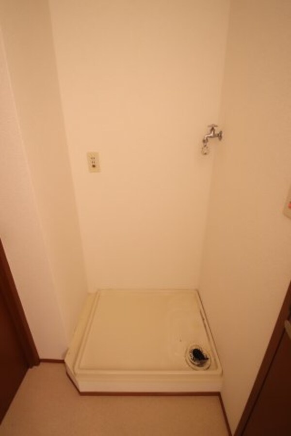 建物設備(室内洗濯機置き場)
