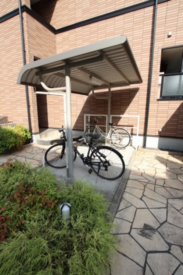建物設備(駐輪場)