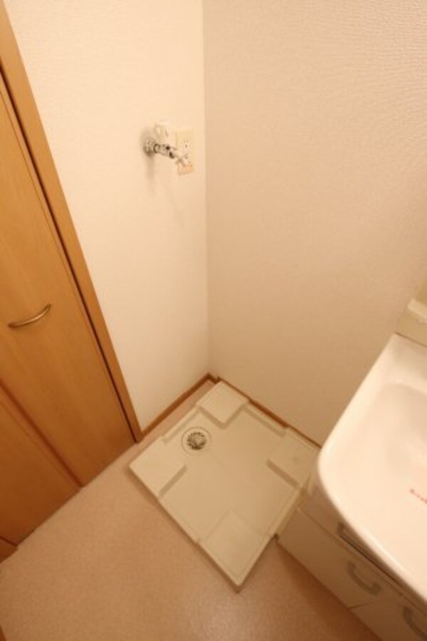 建物設備(室内洗濯機置場)