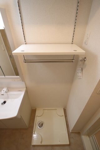 物件内観写真13　(室内洗濯機置場)