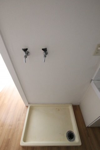 物件内観写真13　(室内洗濯機置場)