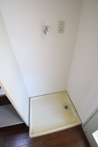 物件内観写真12　(室内洗濯機置場)