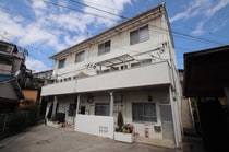 山村マンションの外観写真