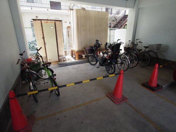 建物設備(駐輪場)
