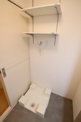 物件内観写真12　(室内洗濯機置場)