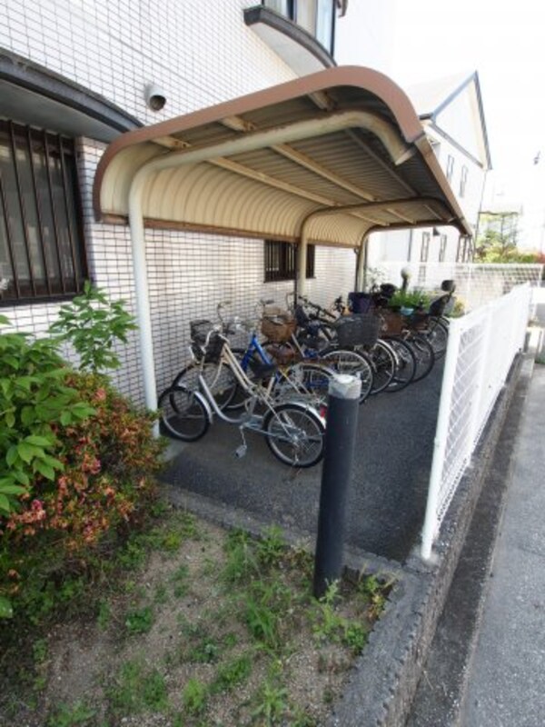 建物設備(駐輪場)