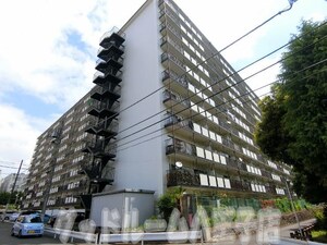 秀和めじろ台レジデンス外観写真