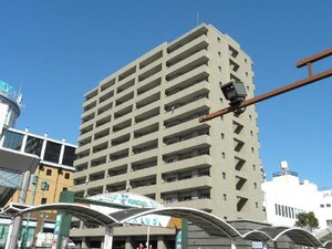 サーパス神宮参道外観写真