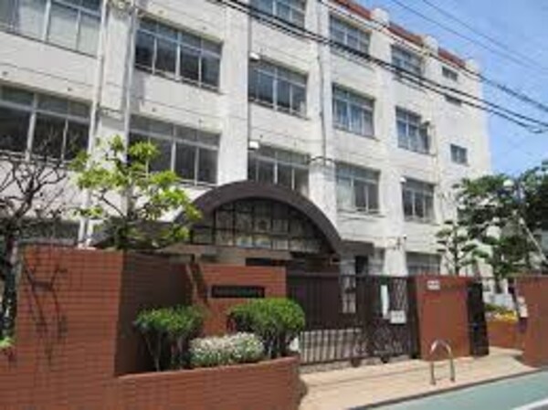 周辺環境(吉野小学校 620m)