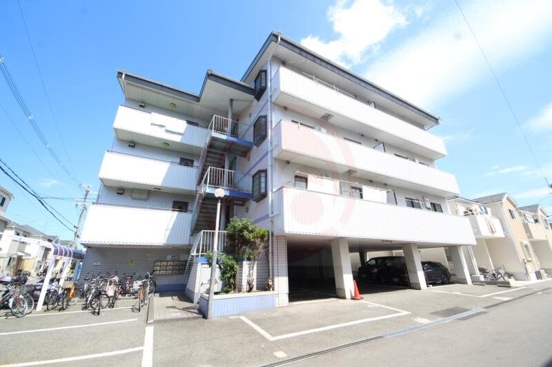 物件外観写真1　(きれいな外観です)