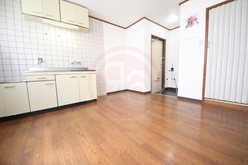 物件内観写真7　(ゆったりとした居間です)