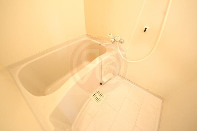 物件内観写真10　(きれいなお風呂です)