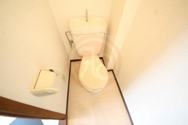 物件内観写真15　(ゆったりとした空間のトイレです)