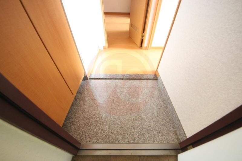 物件内観写真16　(きれいな玄関です)