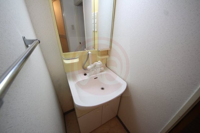 物件内観写真21　(開放的な寝室です)