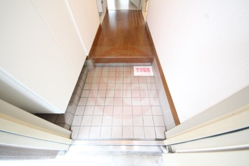 物件内観写真16　(落ち着いた玄関です)