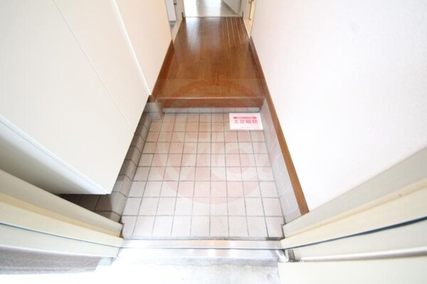 玄関(落ち着いた玄関です)