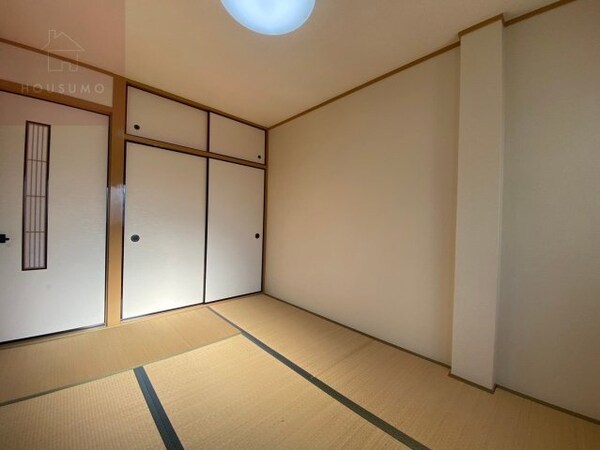 和室(コンパクトなキッチンで掃除もラクラク)