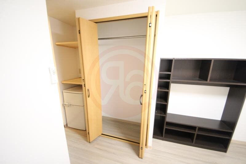 物件内観写真7　(ちょっとした収納スペースも充実しています)