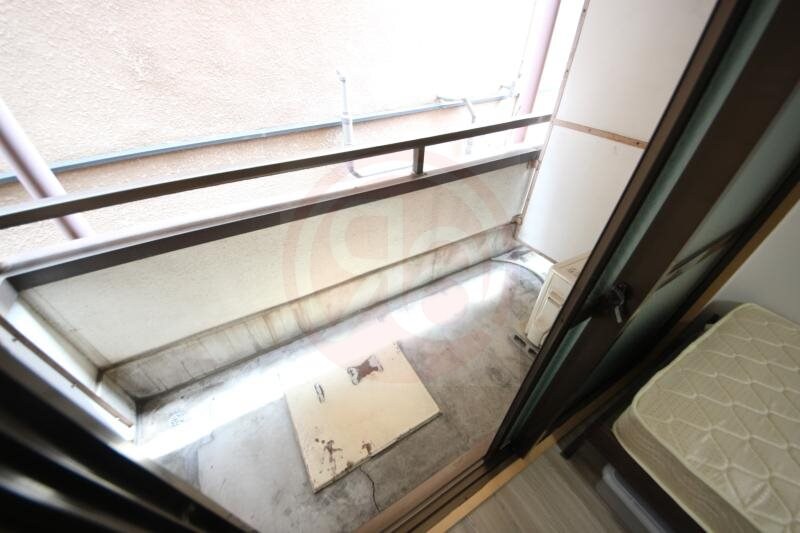 物件内観写真13　(お洗濯にも便利なバルコニー付き)