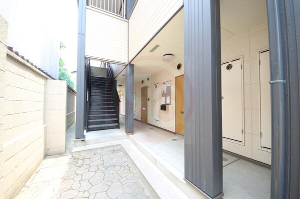 エントランス(毎日通るエントランスはこのようになっています)