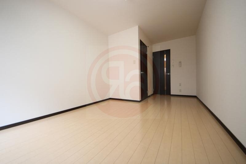 物件内観写真5　(ゆったりとしたリビングです)