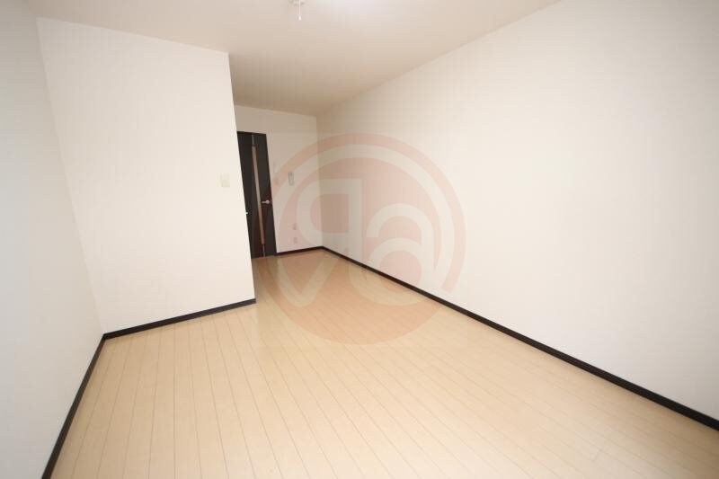 物件内観写真24　(使い勝手のいい洋室です)