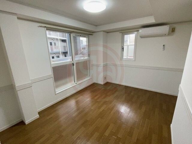 物件内観写真13　(使い勝手のいい寝室です)