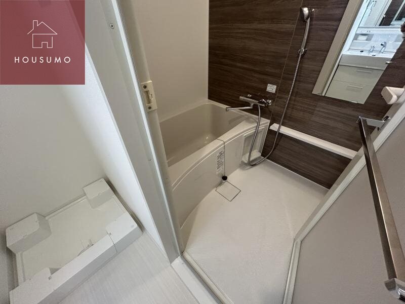 物件内観写真7　(日々の疲れを癒すお風呂付です)