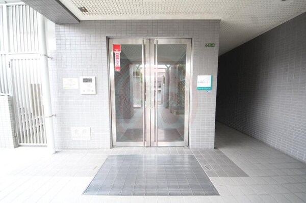 エントランス(ゆとりのあるエントランスです)