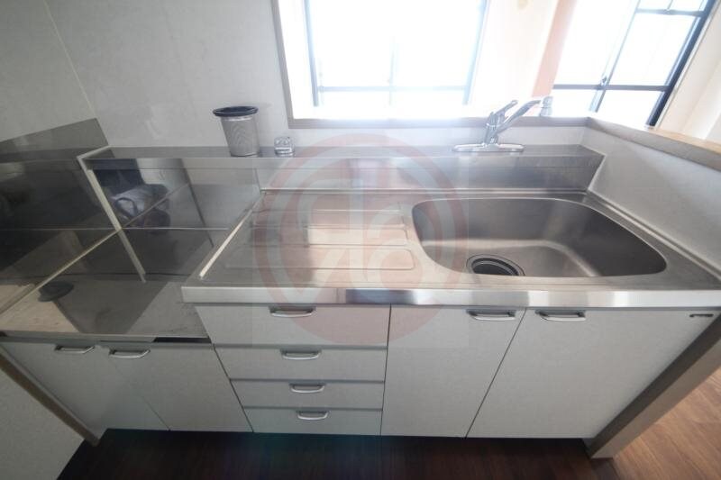 物件内観写真8　(キッチンでお料理をお楽しみください)