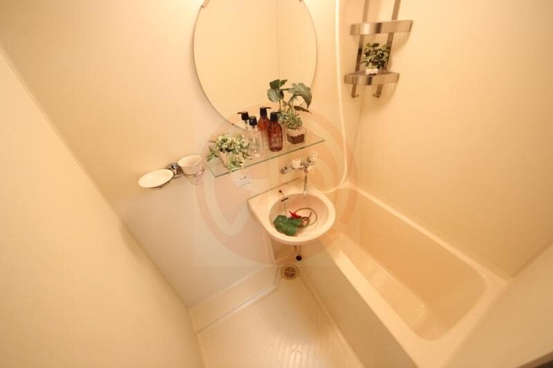 物件内観写真8　(落ち着いた空間のお風呂です)