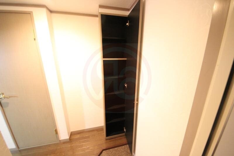 物件内観写真10　(収納スペース豊富です)