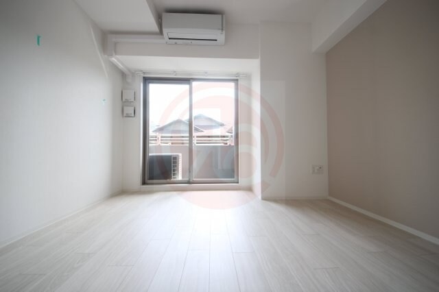 物件内観写真15　(明るい洋室です)