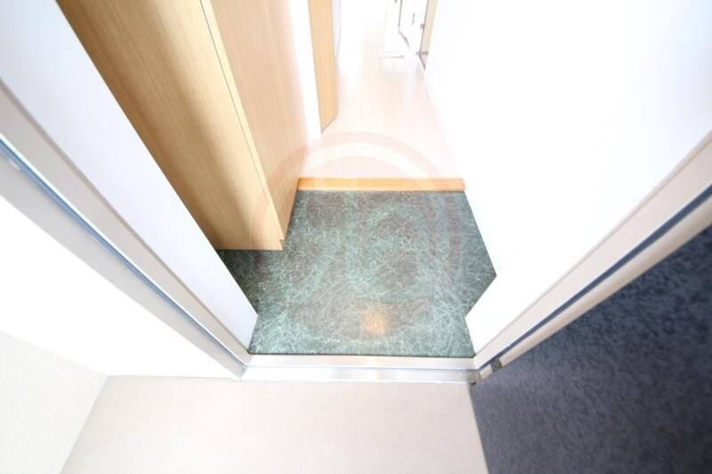 物件内観写真10　(きれいな玄関です)