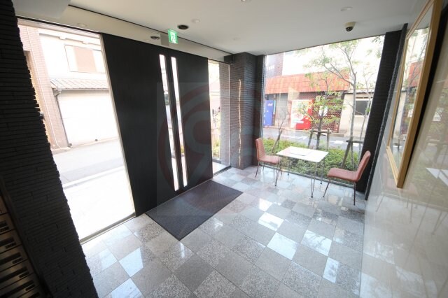 物件外観写真3　(建物の内部です)