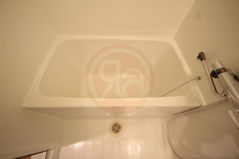 物件内観写真9　(日々の疲れを癒すお風呂付です)