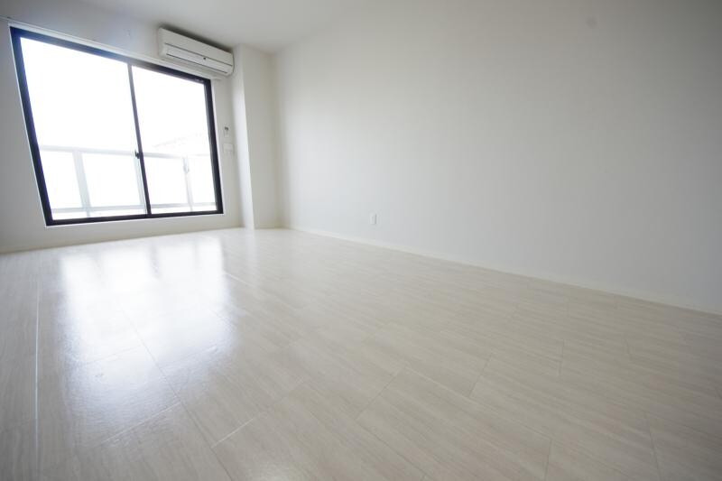 物件内観写真16　(使いやすい居間です)