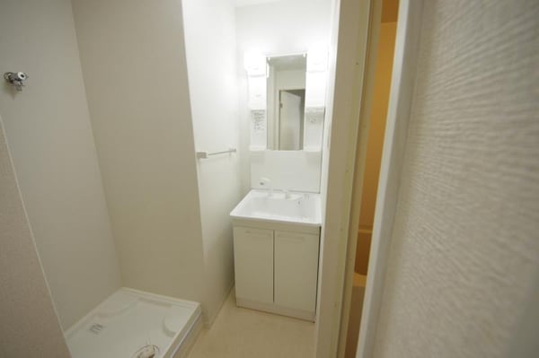 独立洗面台(使いやすい独立洗面台です)