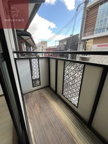 物件内観写真12　(落ち着いた時間を過ごせるバルコニーです)