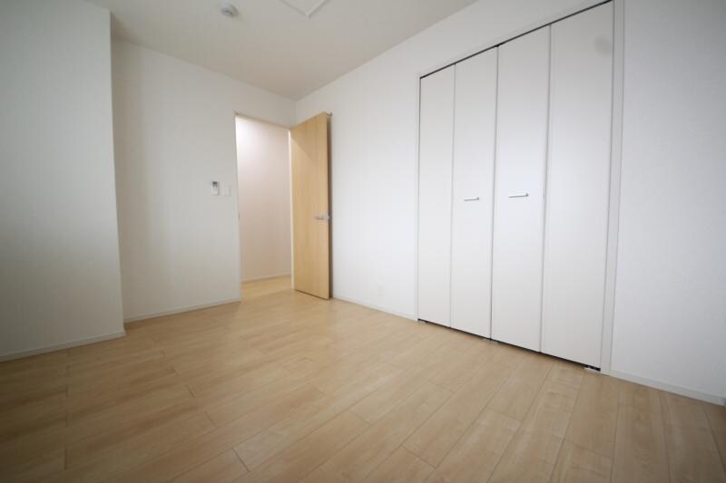 物件内観写真26　(使い勝手のいい洋室です)